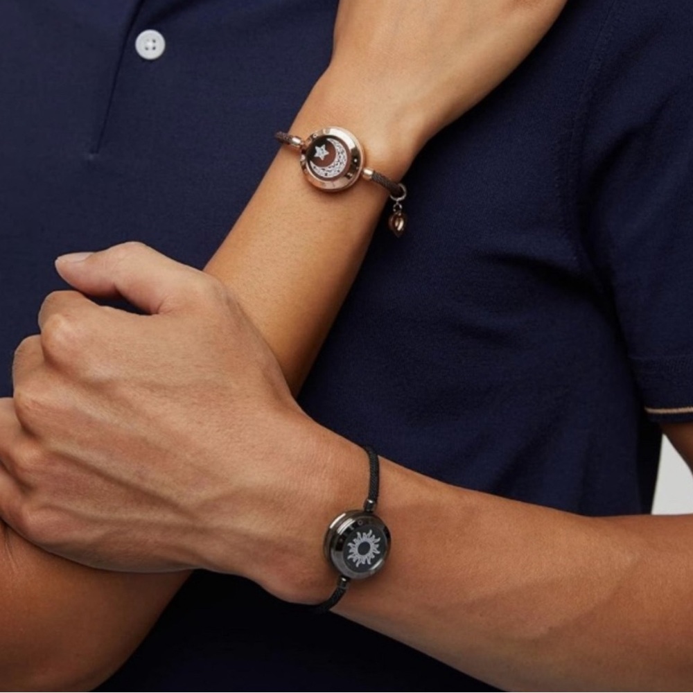 NIB Totwoo Couples Black and Rose Gold Smart Bracelet